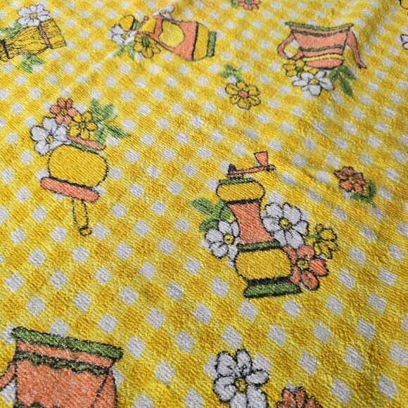 Vintage Terry Cloth Tablecloth 70s Kitchen Gold Yellow Check Flowers 51" X 74" - Picture 1 of 6